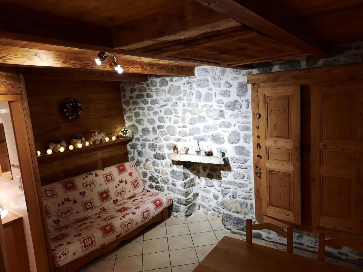 Le Petit Caboin Guest House Seytroux Eksteriør bilde