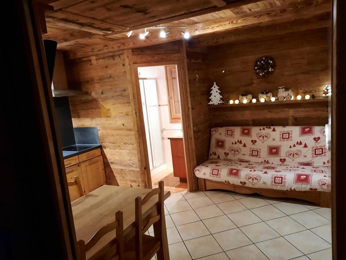 Le Petit Caboin Guest House Seytroux Eksteriør bilde